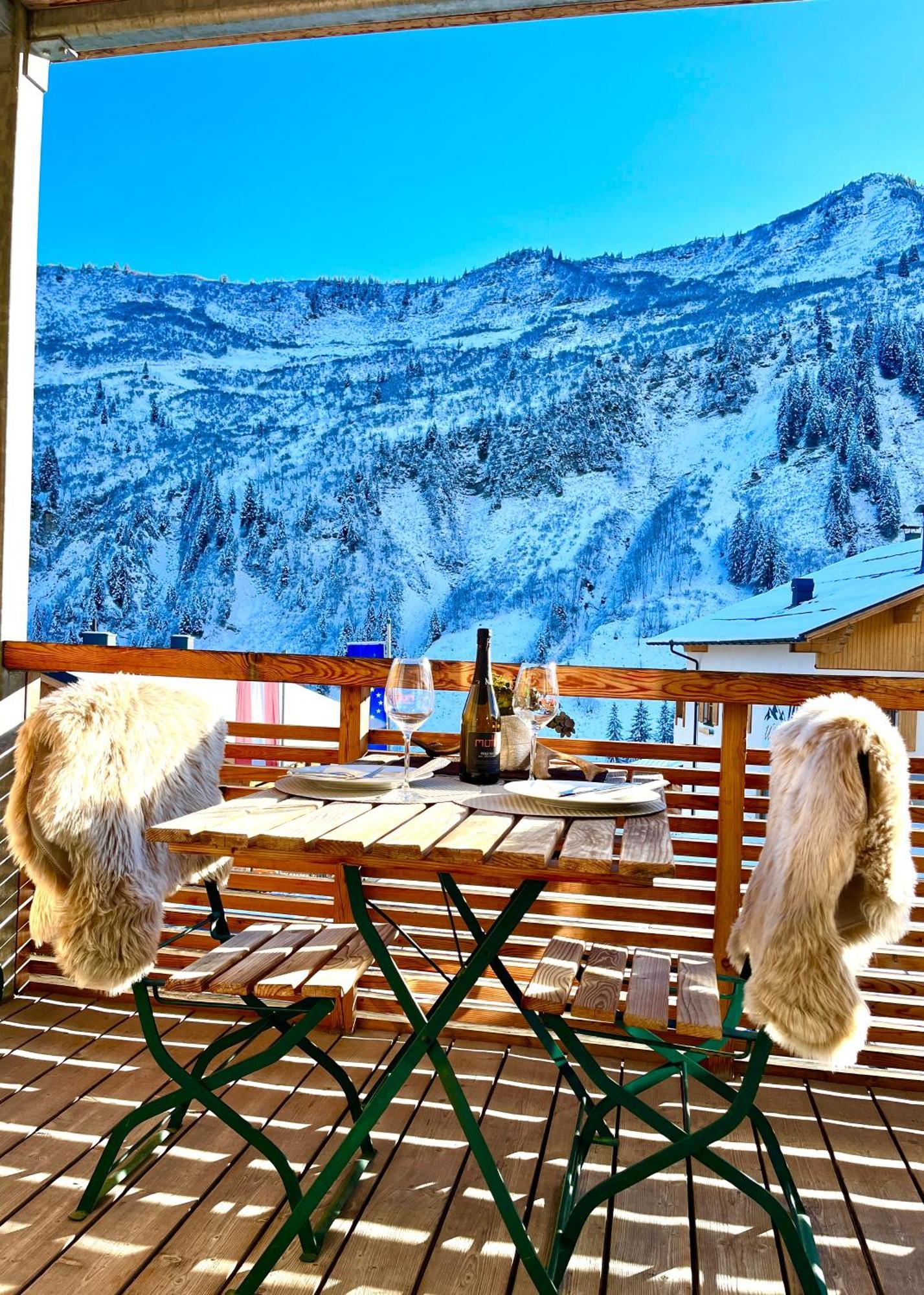 Sonniges Bergblick-Appartement Damuels Exterior foto